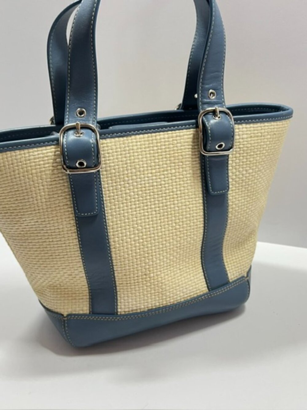 Vintage Coach Straw Basket Handbag with blue leather trim, Model B3K-8909 - Picture 5 of 9